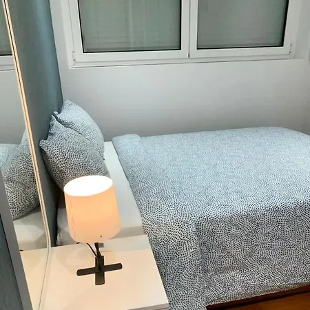 Privada En Hospitalet Couette-café *