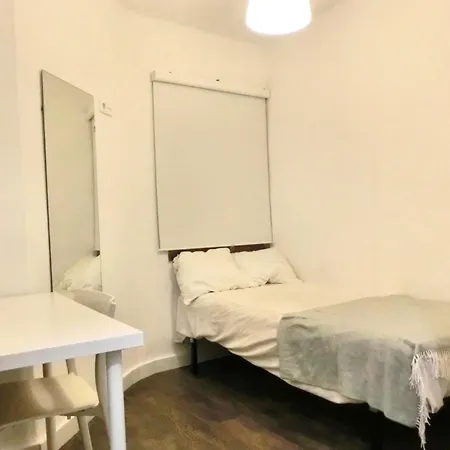 Privada En Hospitalet Bed & Breakfast